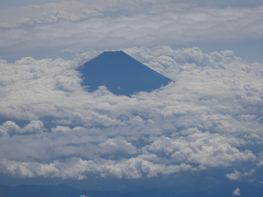 機内から　富士山を望む